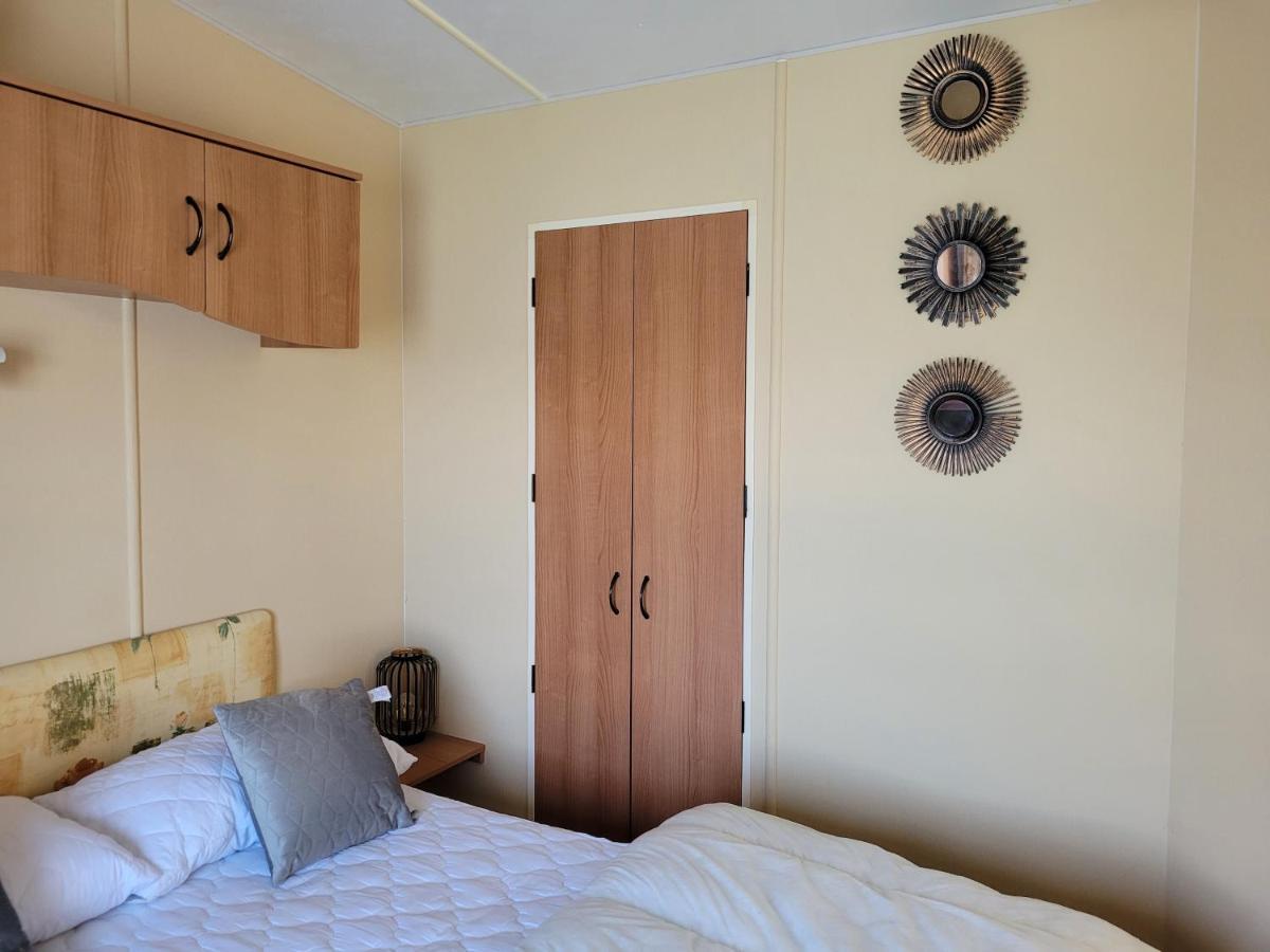Апартаменты 6 Berth On Millfields Инголдмелс Экстерьер фото