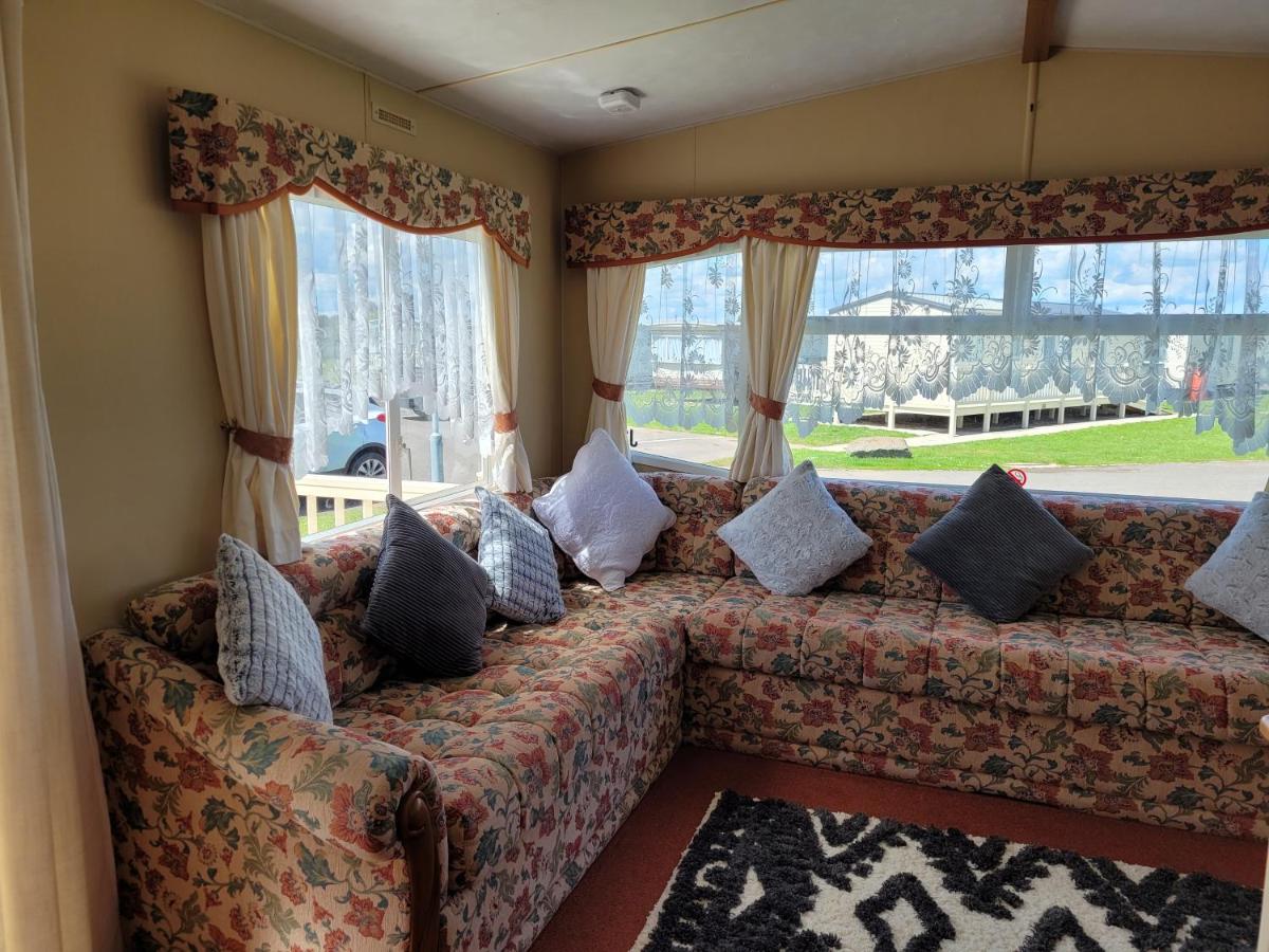Апартаменты 6 Berth On Millfields Инголдмелс Экстерьер фото