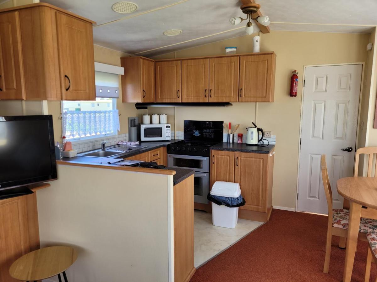 Апартаменты 6 Berth On Millfields Инголдмелс Экстерьер фото