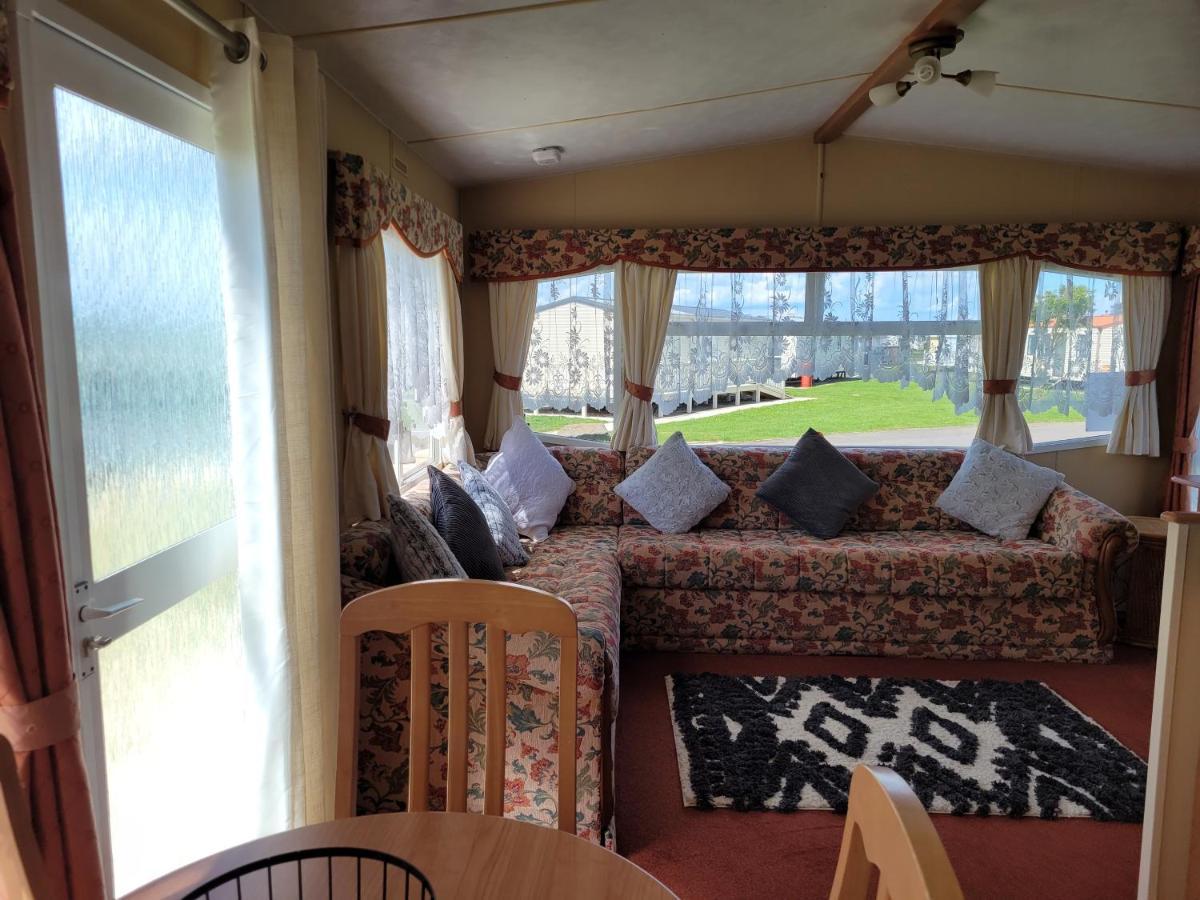 Апартаменты 6 Berth On Millfields Инголдмелс Экстерьер фото